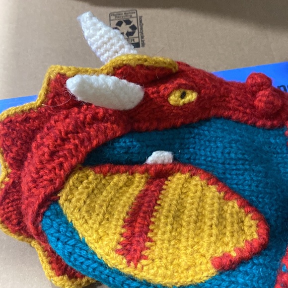 Hand knit Red Dragon Beanie 17% alpaca wool kids hat - Picture 11 of 11